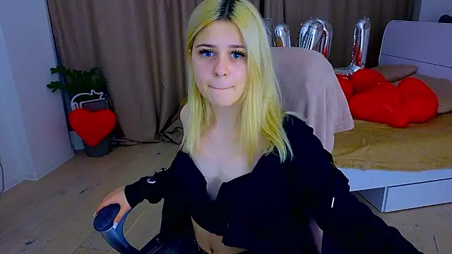 Snapshot of ApheliaStar chatting on February 8, 2026, 4:05 pm ApheliaStar online show from February 8, 2026, 4:05 pm