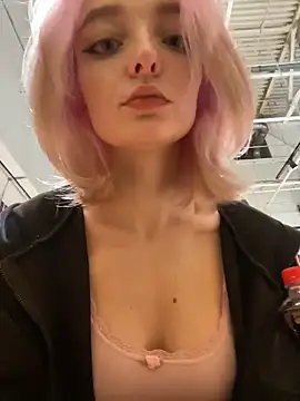 Snapshot of aka_Blonde chatting on February 18, 2026, 5:38 am aka Blonde online show from February 18, 2026, 5:38 am