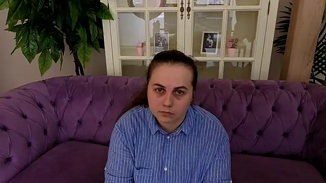 MikaFoxy online show from April 1, 2026, 5:53 am