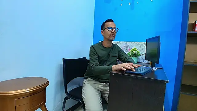 Oswalldo   online show from March 2, 2026, 12:23 pm