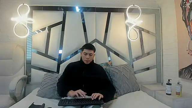 ScarlettAndLucas online show from March 2, 2026, 12:23 pm