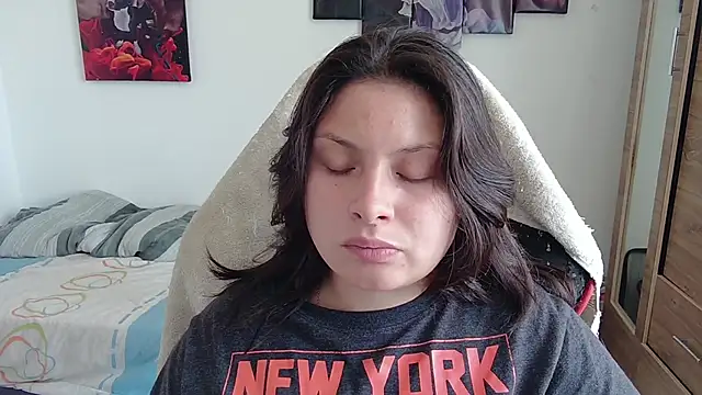 yessica gomez01 online show from May 16, 2026, 9:03 pm