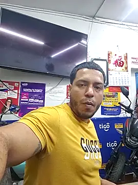 Snapshot of mago_vive chatting on February 4, 2026, 7:47 am mago vive online show from February 4, 2026, 7:47 am