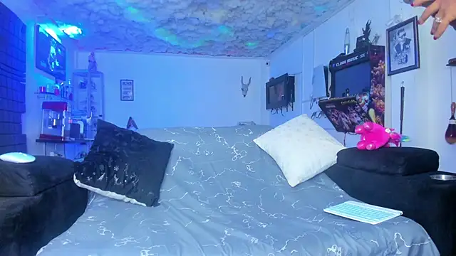 Kloe Cooper online show from January 18, 2026, 5:27 pm