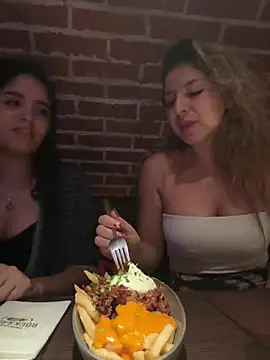 Snapshot of bebitas2_ chatting on April 12, 2026, 10:35 pm bebitas2 online show from April 12, 2026, 10:35 pm