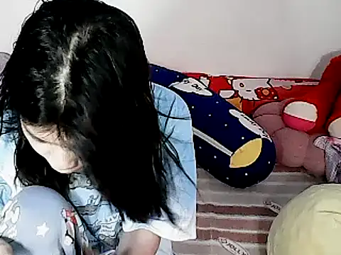 xxhotamizinggirl online show from April 16, 2026, 3:13 pm