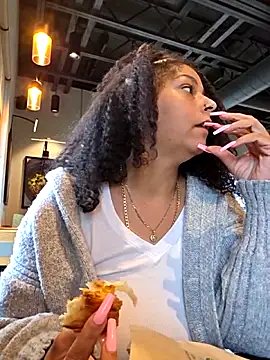 tastesosweet online show from April 11, 2026, 4:32 pm