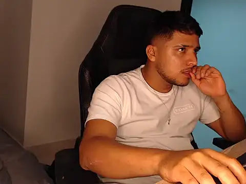 Snapshot of Sant0314 chatting on January 10, 2026, 8:20 am Sant0314 online show from January 10, 2026, 8:20 am