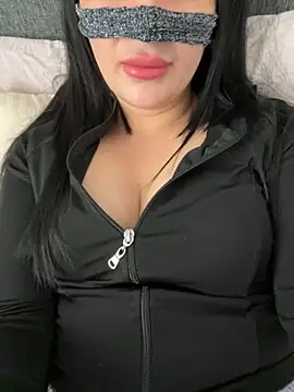 Snapshot of melissiaayzem chatting on May 1, 2026, 9:36 am melissiaayzem online show from May 1, 2026, 9:36 am