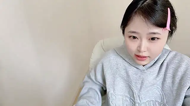 Onefiona online show from April 20, 2026, 6:27 am