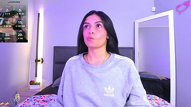 lilith petit  online show from March 6, 2026, 12:22 pm