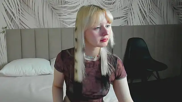 Snapshot of AdeleSilvy chatting on February 5, 2026, 2:07 am AdeleSilvy online show from February 5, 2026, 2:07 am