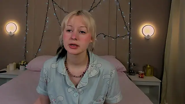 Snapshot of AdeleSilvy chatting on January 17, 2026, 1:42 am AdeleSilvy online show from January 17, 2026, 1:42 am