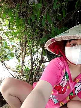 Snapshot of EnzxMoon02 chatting on February 1, 2026, 5:27 am EnzxMoon02 online show from February 1, 2026, 5:27 am