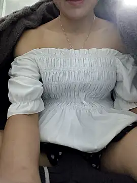 Snapshot of Vanvan68xx chatting on January 17, 2026, 7:12 am Vanvan68xx online show from January 17, 2026, 7:12 am