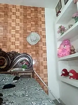 Angel eyes00 online show from April 12, 2026, 7:44 am