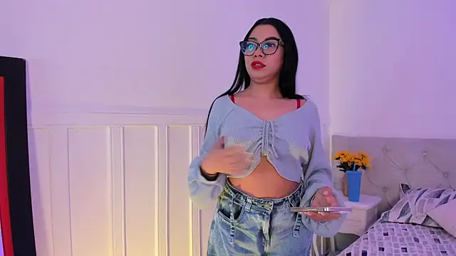 Little Lexyy online show from May 17, 2026, 5:18 am