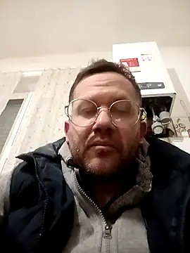 Snapshot of bacond84 chatting on January 10, 2026, 7:42 pm bacond84 online show from January 10, 2026, 7:42 pm