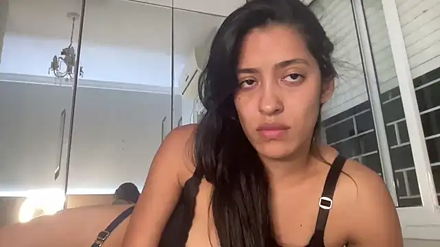 Snapshot of Elisakim chatting on February 28, 2026, 12:21 am Elisakim online show from February 28, 2026, 12:21 am