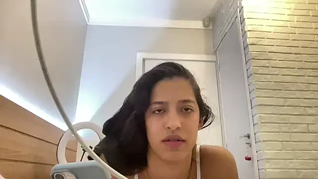 Snapshot of Elisakim chatting on February 26, 2026, 11:16 pm Elisakim online show from February 26, 2026, 11:16 pm