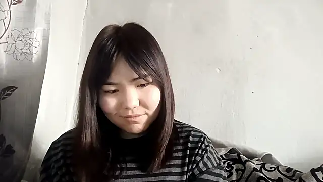 MollyAsian online show from February 10, 2026, 5:06 am