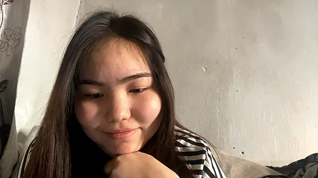 MollyAsian online show from January 18, 2026, 8:51 am