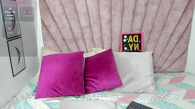 danibellucii  online show from February 19, 2026, 12:02 pm