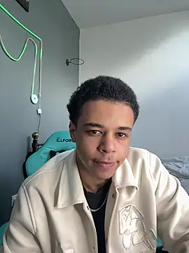 l-laross online show from May 15, 2026, 1:42 pm