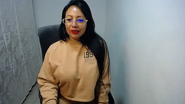 soyElena46 online show from March 10, 2026, 11:36 am