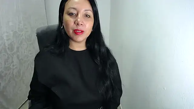 soyElena46 online show from May 21, 2026, 12:02 pm