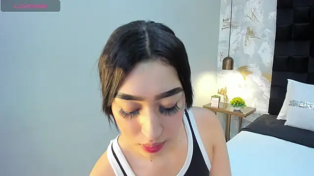 Snapshot of emily_clarkk_ chatting on March 4, 2026, 7:54 pm emily clarkk online show from March 4, 2026, 7:54 pm