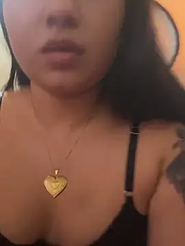 Snapshot of cristal-123 chatting on February 16, 2026, 9:45 pm cristal-123 online show from February 16, 2026, 9:45 pm