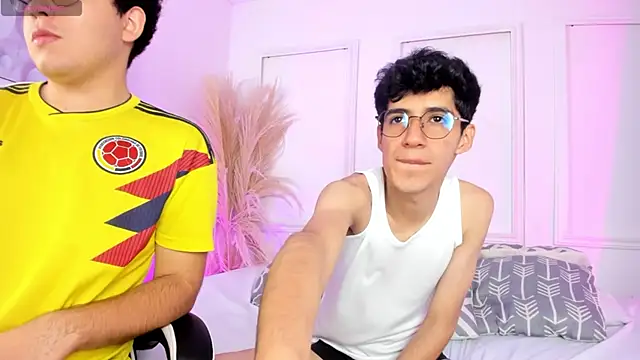 Snapshot of ian_and_austin chatting on January 12, 2026, 12:34 pm ian and austin online show from January 12, 2026, 12:34 pm