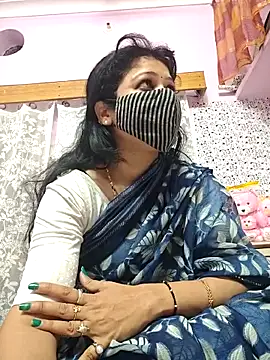 Priyaji7575 online show from February 18, 2026, 5:53 pm