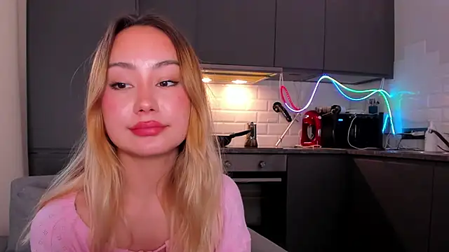 Snapshot of JessicaBeverly_ chatting on February 16, 2026, 11:53 am JessicaBeverly online show from February 16, 2026, 11:53 am