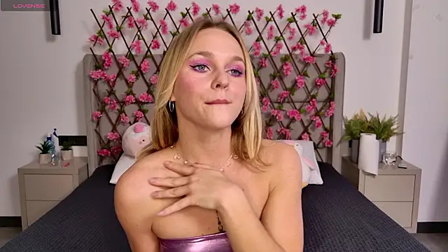 Snapshot of Ellis_Blossom chatting on January 19, 2026, 1:15 pm Ellis Blossom online show from January 19, 2026, 1:15 pm