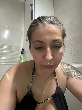 dalia0710 online show from June 25, 2026, 1:05 pm