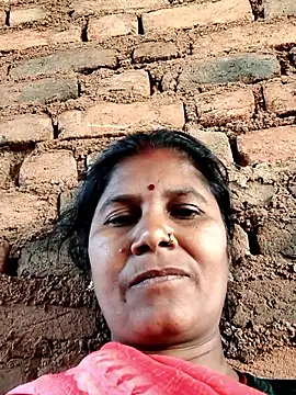 Hot di97 online show from March 1, 2026, 3:06 am