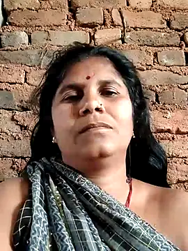 Hot di97 online show from February 23, 2026, 7:20 am