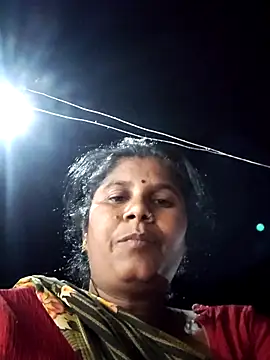 Hot di97 online show from May 10, 2026, 7:16 pm