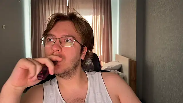 HairyVit online show from March 2, 2026, 7:37 am