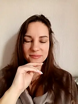 Snapshot of She-Moon chatting on February 20, 2026, 6:59 am She-Moon online show from February 20, 2026, 6:59 am