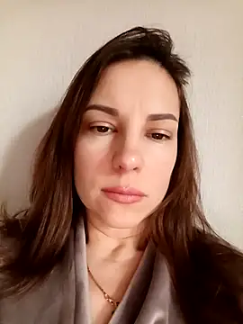 Snapshot of She-Moon chatting on February 27, 2026, 7:41 am She-Moon online show from February 27, 2026, 7:41 am