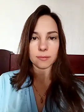 Snapshot of She-Moon chatting on February 8, 2026, 8:12 am She-Moon online show from February 8, 2026, 8:12 am