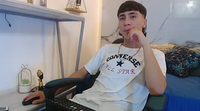 XanderGrey8 online show from March 16, 2026, 7:05 pm