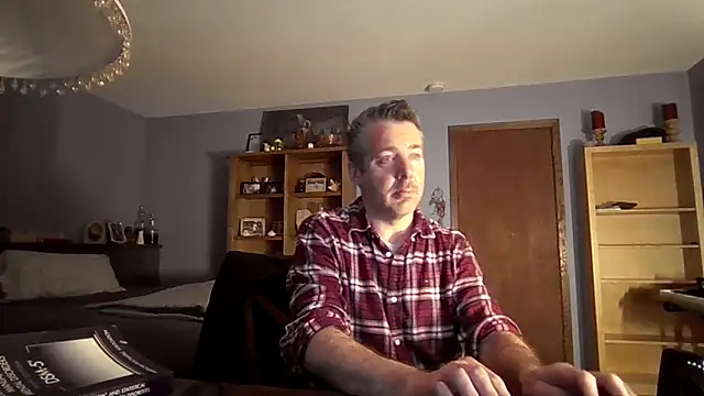 chrisw8140 online show from March 15, 2026, 3:02 am