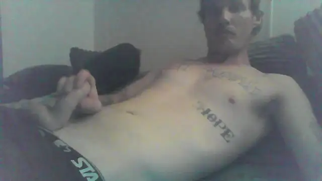 Snapshot of HungandHynotic chatting on February 12, 2026, 2:22 am HungandHynotic online show from February 12, 2026, 2:22 am