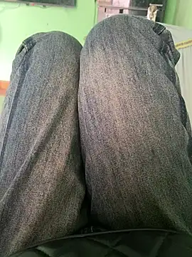 Snapshot of Suri_k3 chatting on January 14, 2026, 4:27 am Suri k3 online show from January 14, 2026, 4:27 am