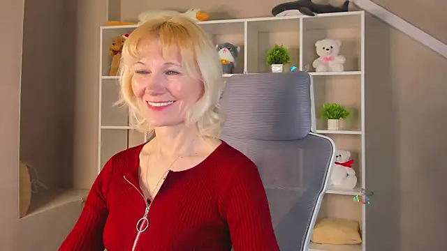 Julie Lucas online show from April 8, 2026, 12:12 am