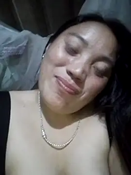 LingLing002 online show from January 18, 2026, 5:44 am